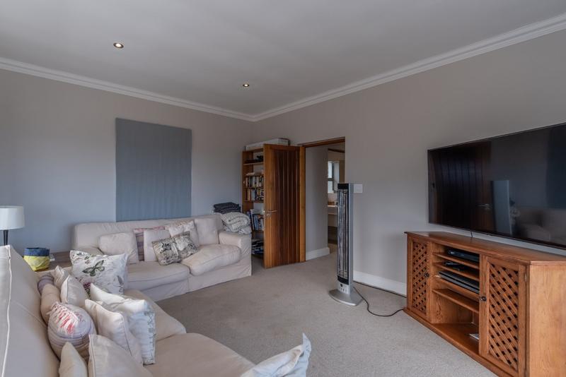 5 Bedroom Property for Sale in Belvedere Western Cape